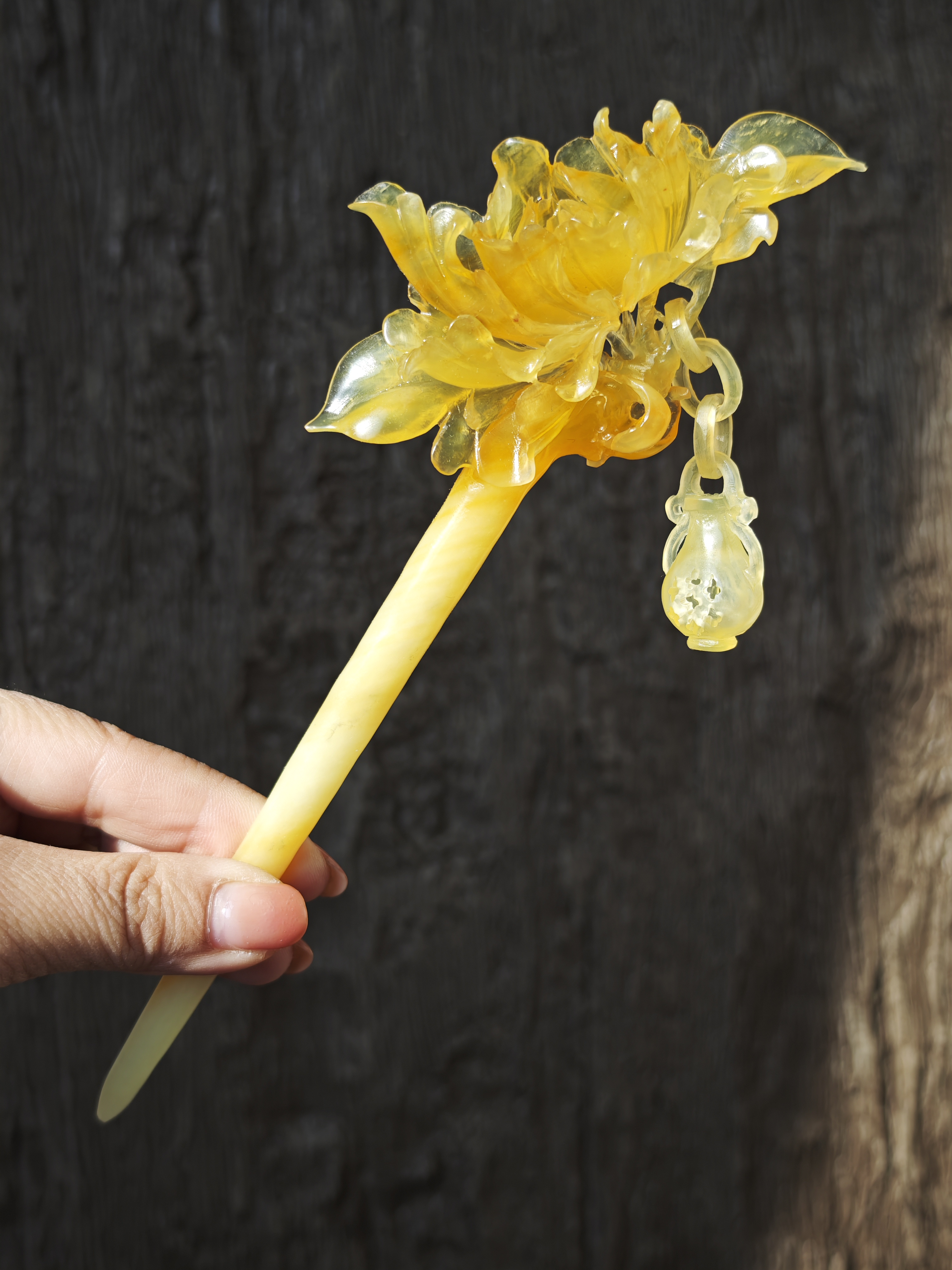 Gilded Peony & Lantern Splendor