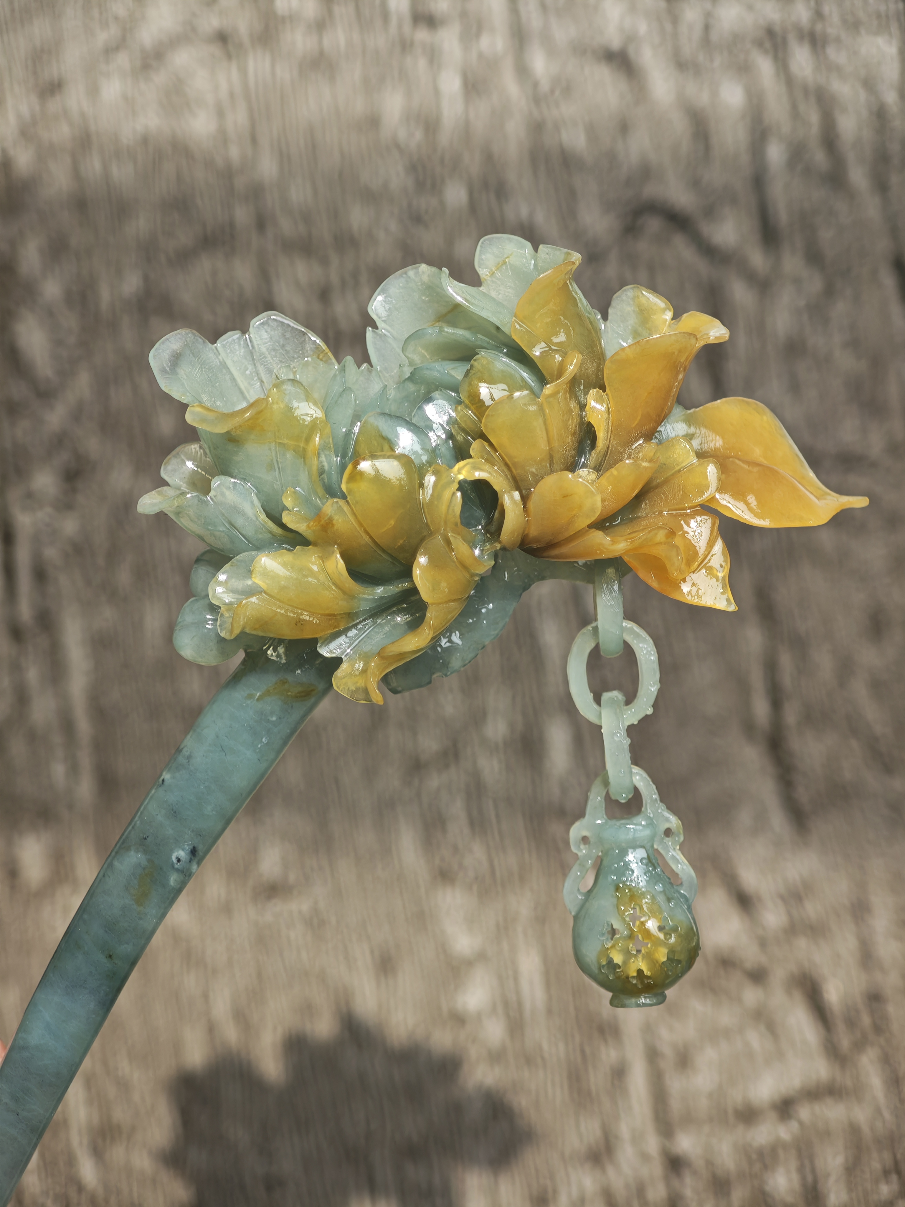 Golden-Green Peony Jade Hairpin
