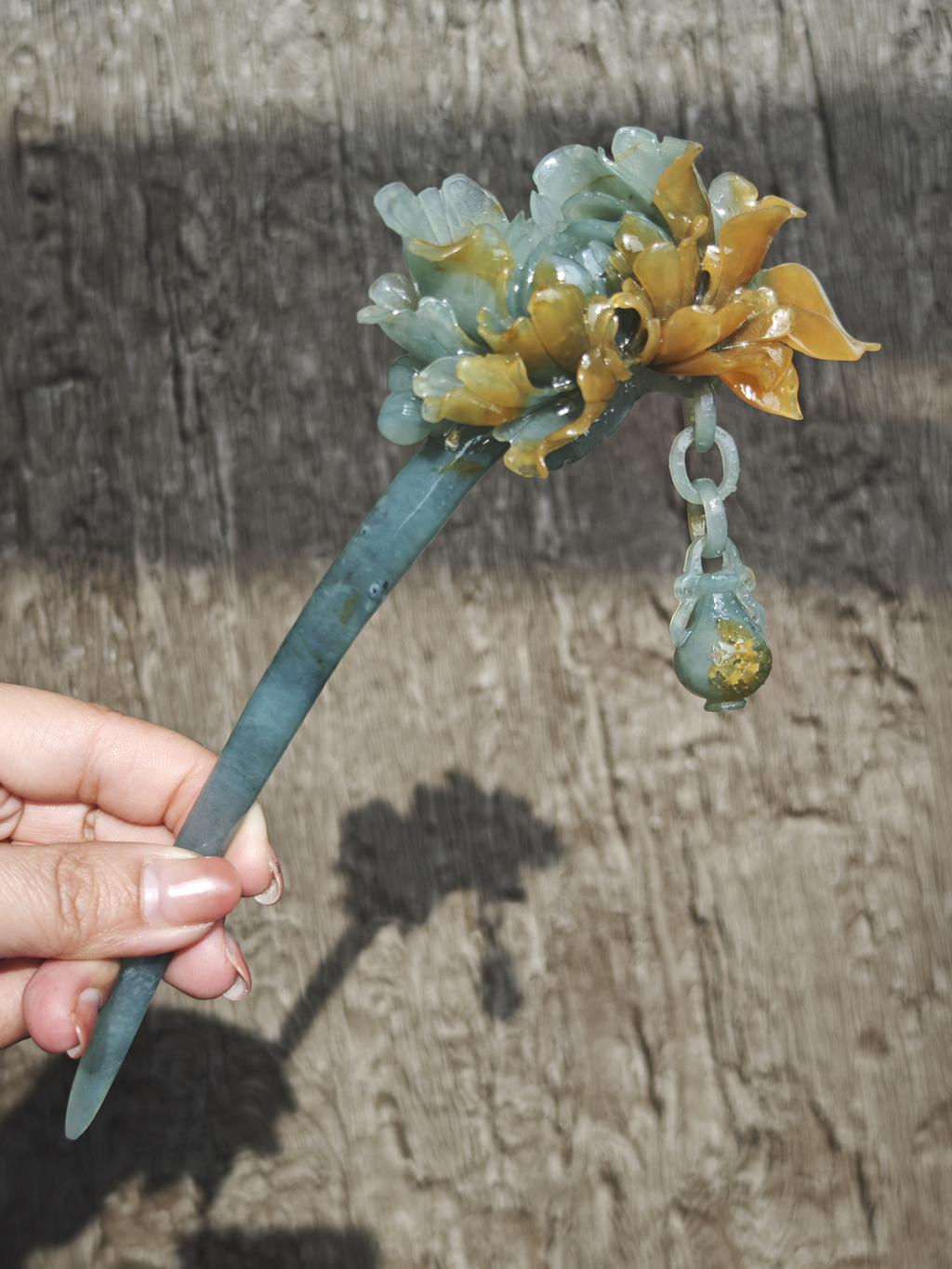 Golden-Green Peony Jade Hairpin