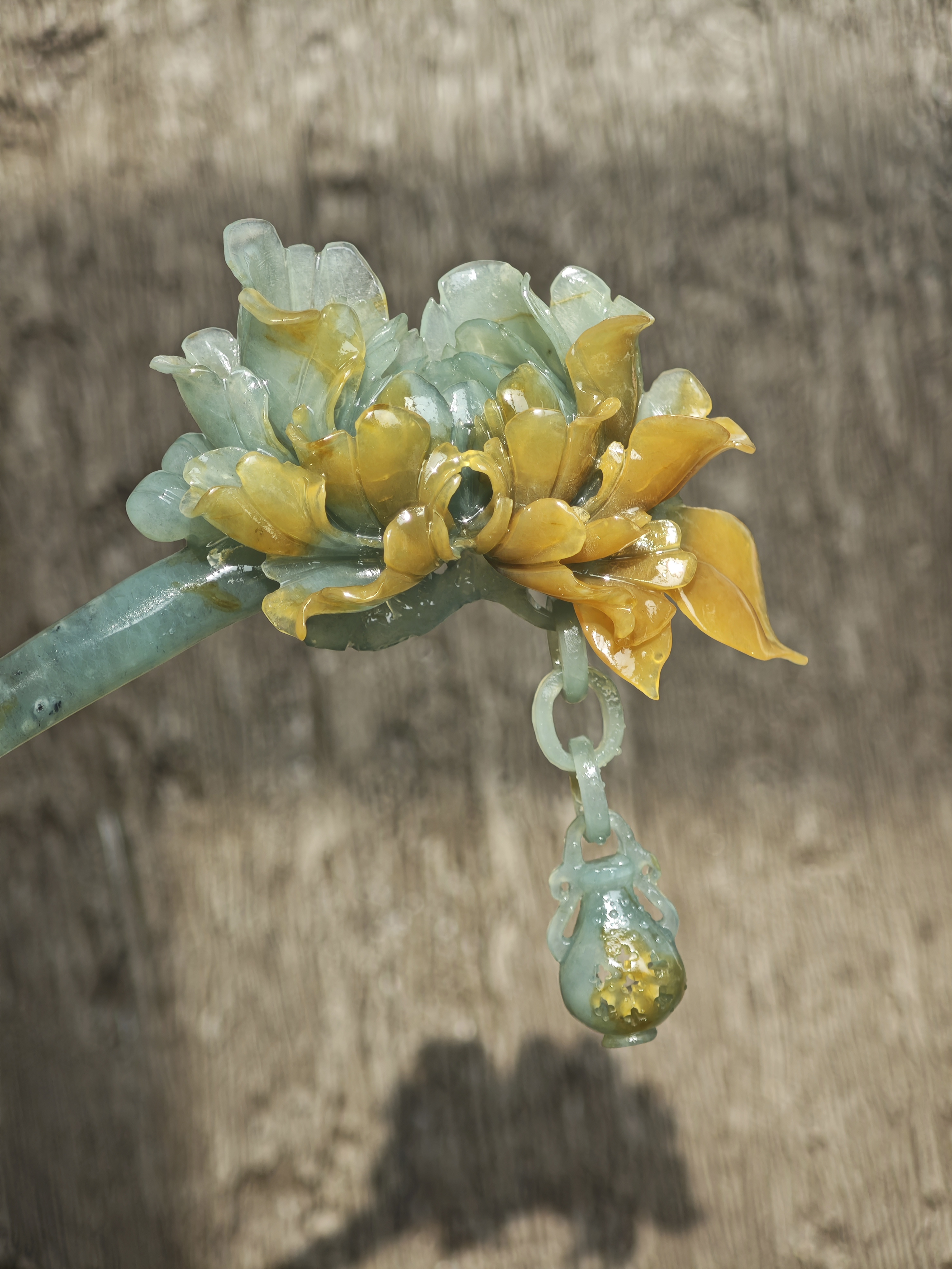 Golden-Green Peony Jade Hairpin