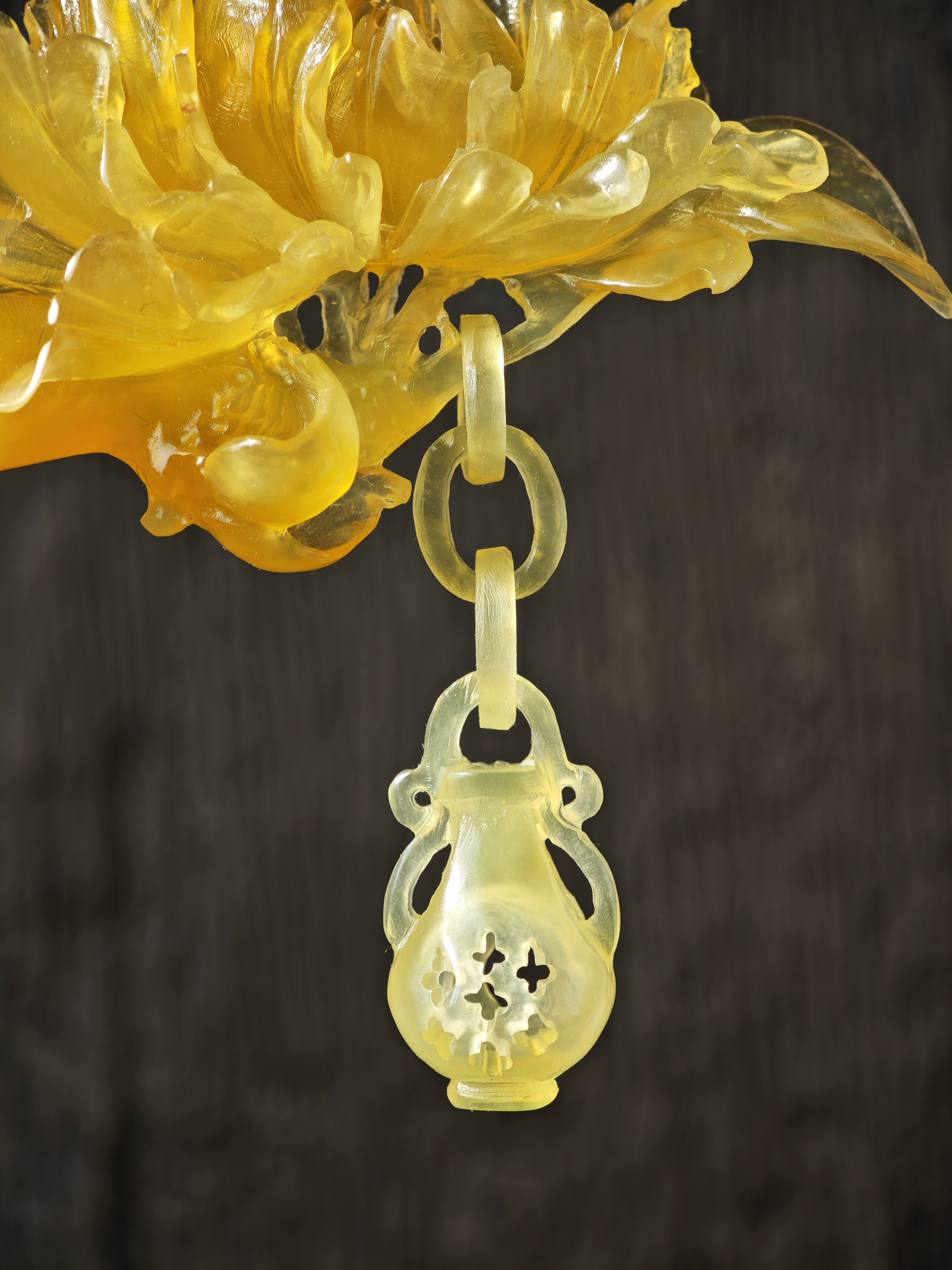 Gilded Peony & Lantern Splendor