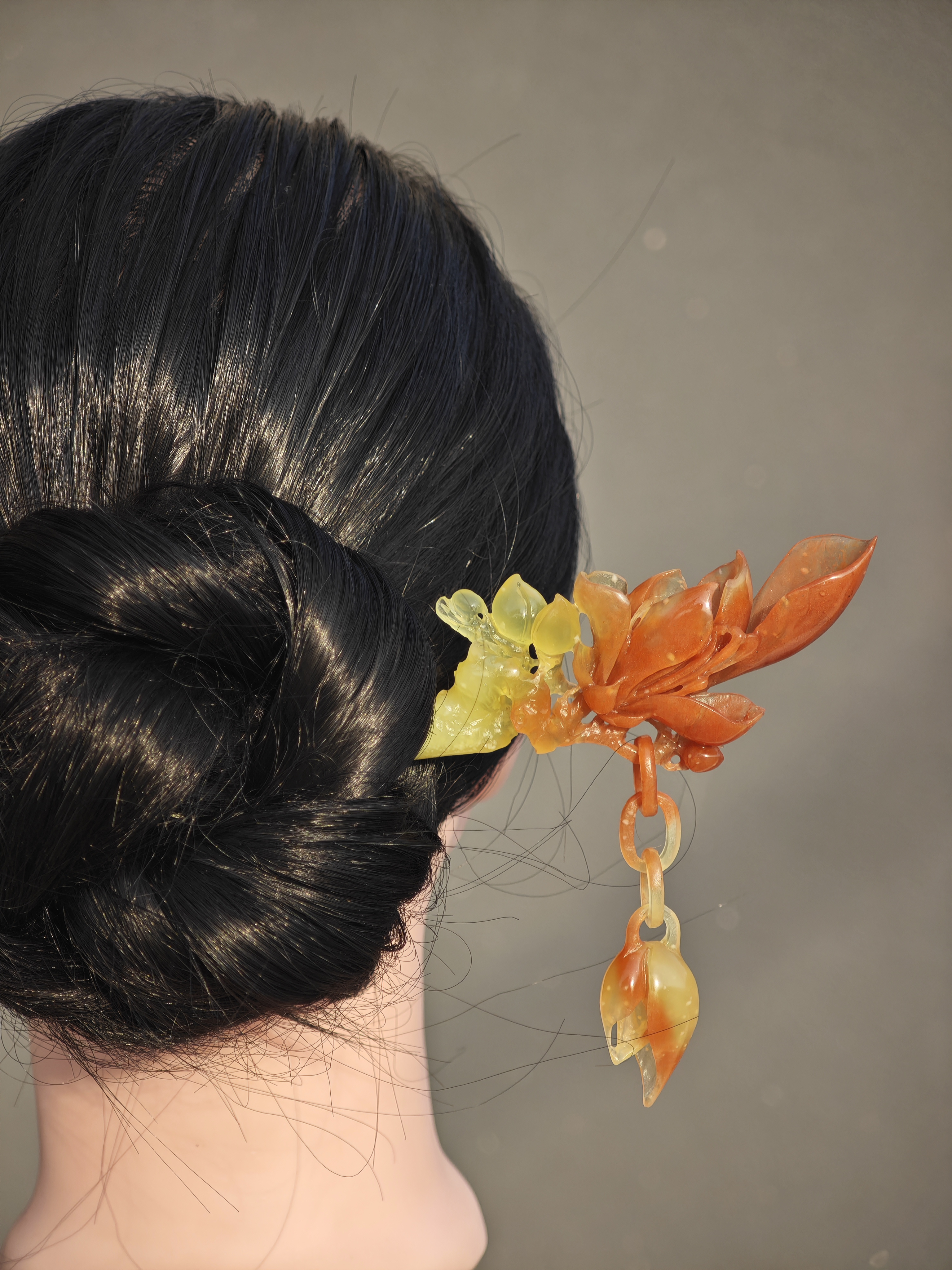 Golden Magnolia Bud Jade Hairpin