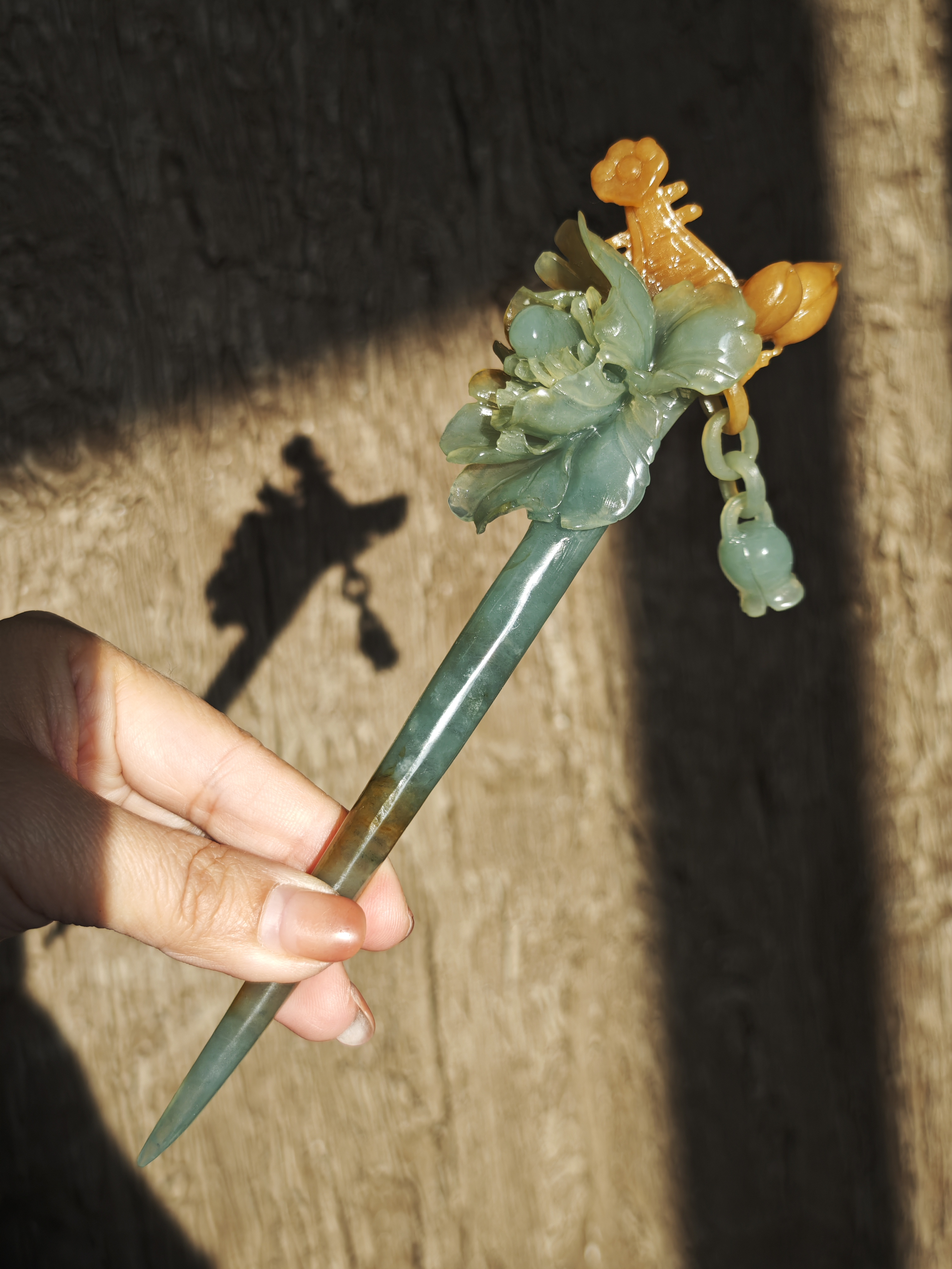 Emerald Peony & Cicada Jade Splendor