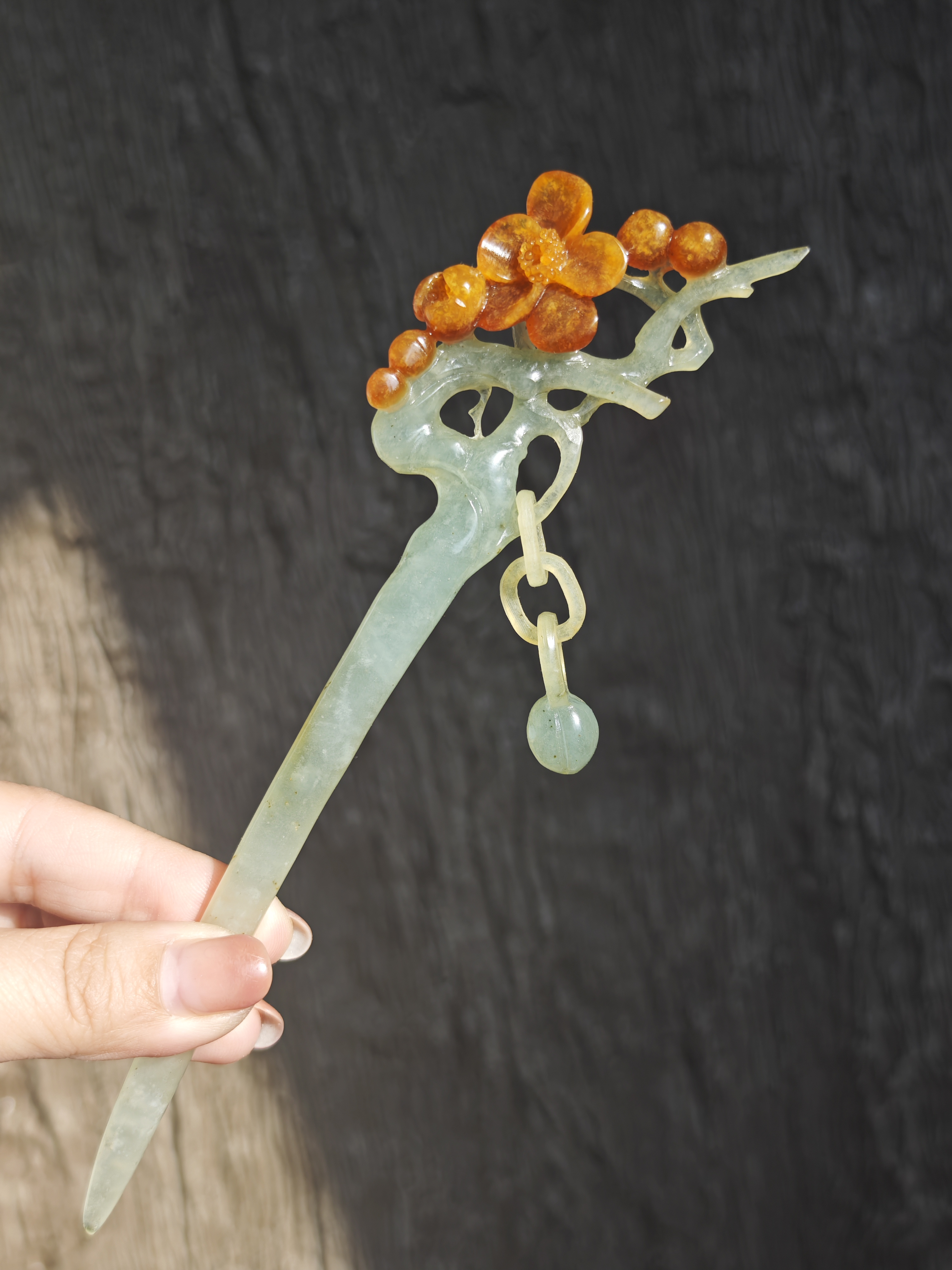 Pale Twig with Golden Plum
