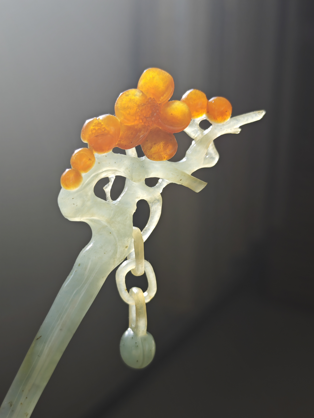 Pale Twig with Golden Plum