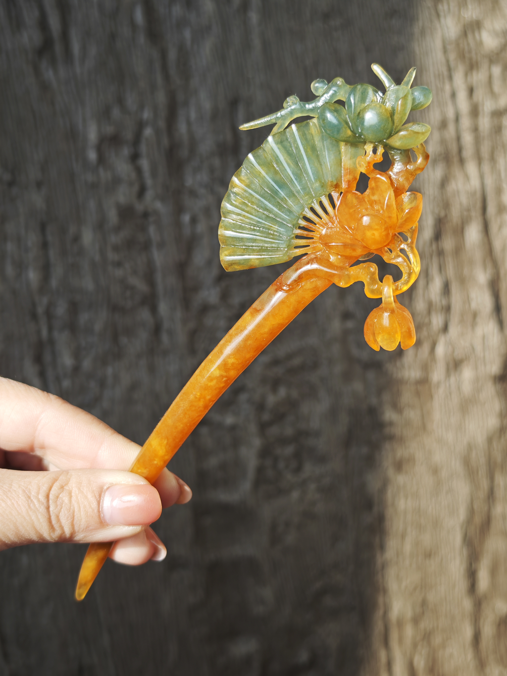 Verdant Fan & Jade Magnolia