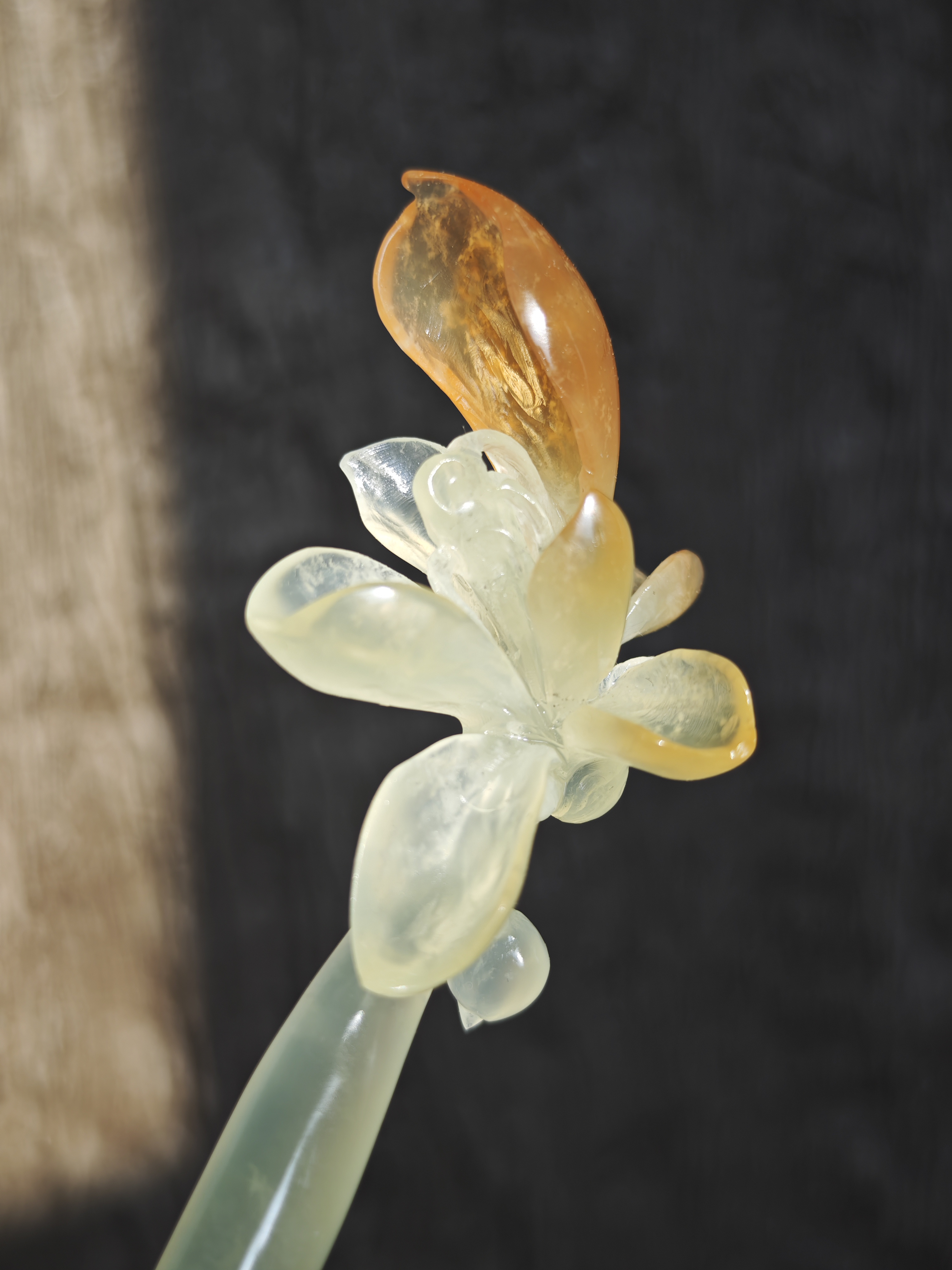 Jade Orchid’s Sunlit Glow Hairpin