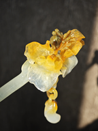 Pale Bloom & Gilded Stamen Lily Jade Hairpin