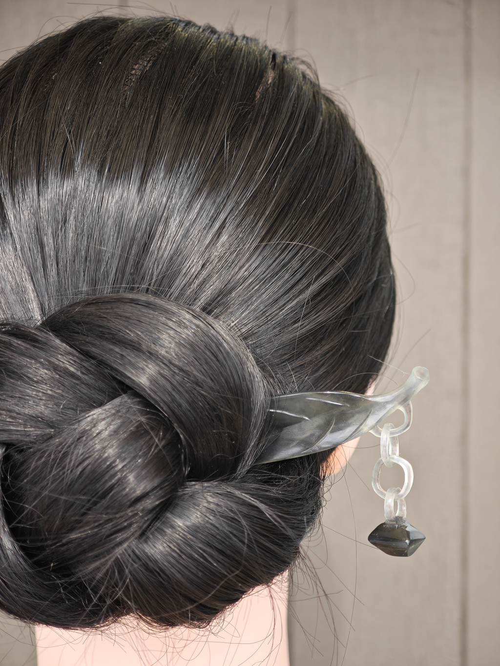 Smoky Leaf Draped Jade Hairpin