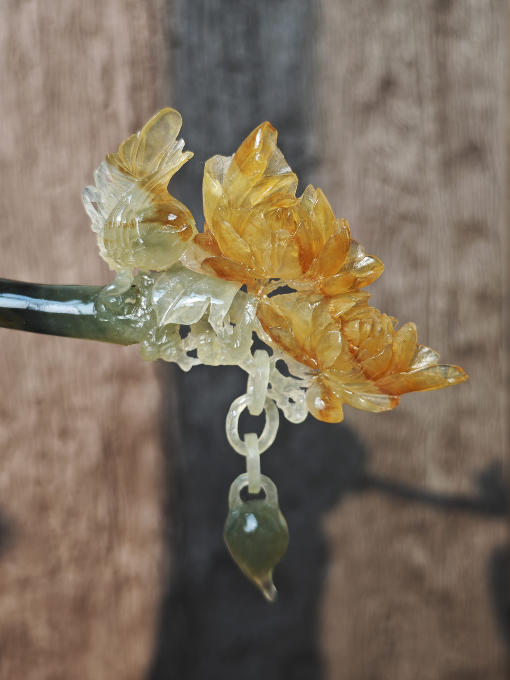 Golden Oriole Perched on Splendid Peony Hairpin