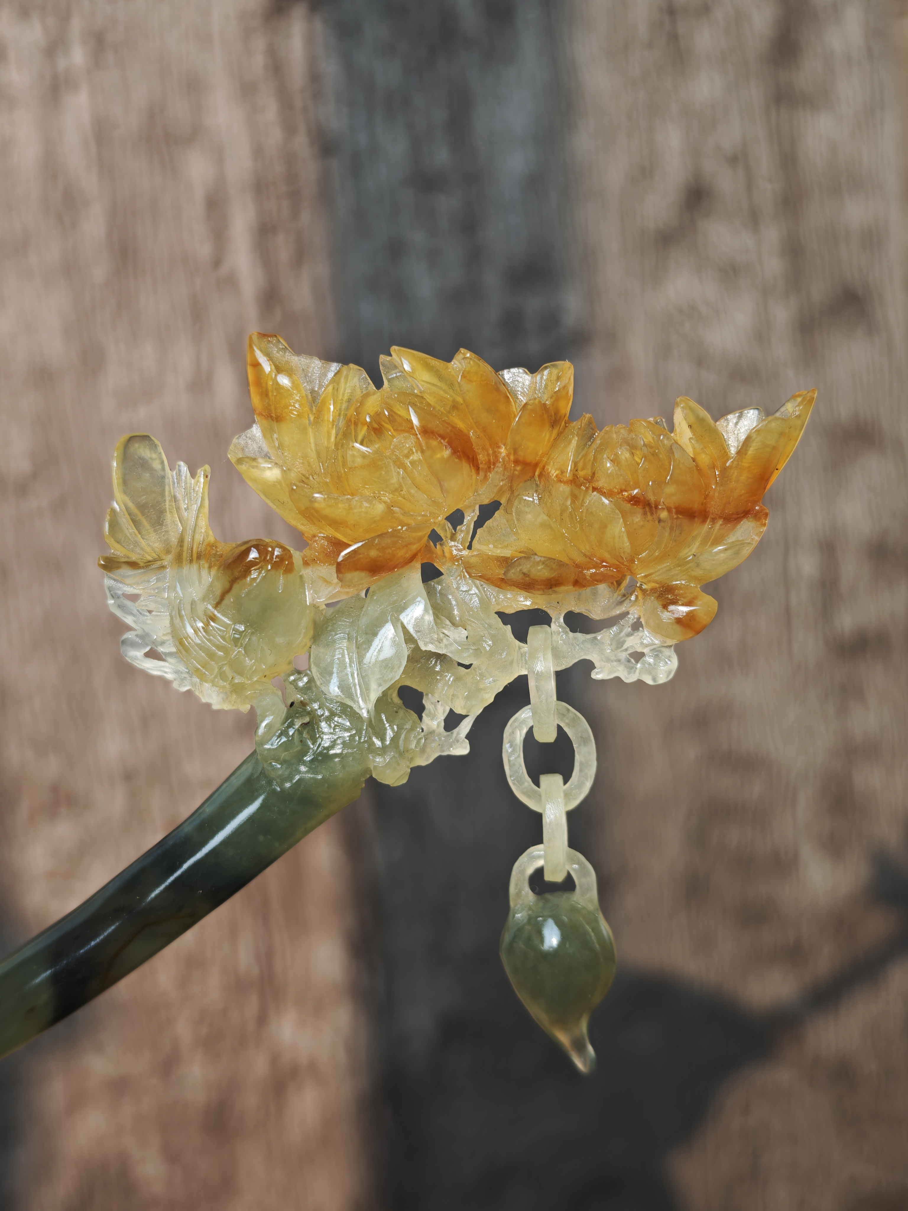 Golden Oriole Perched on Splendid Peony Hairpin