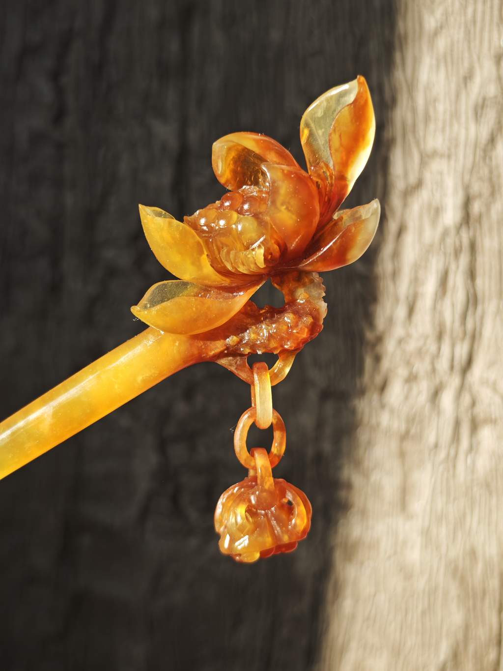 Golden Unctuous Lotus & Pod Jade Hairpin
