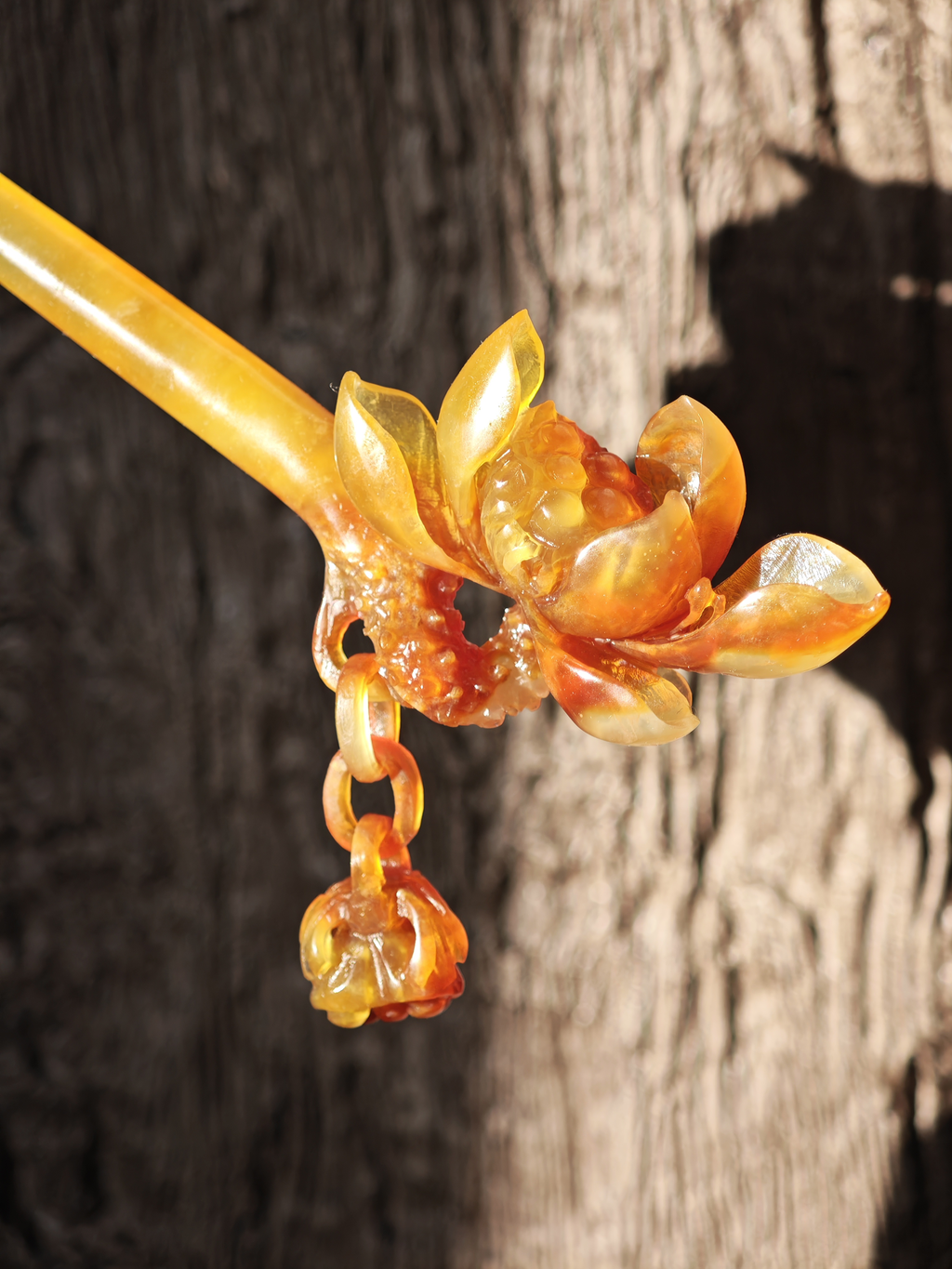 Golden Unctuous Lotus & Pod Jade Hairpin