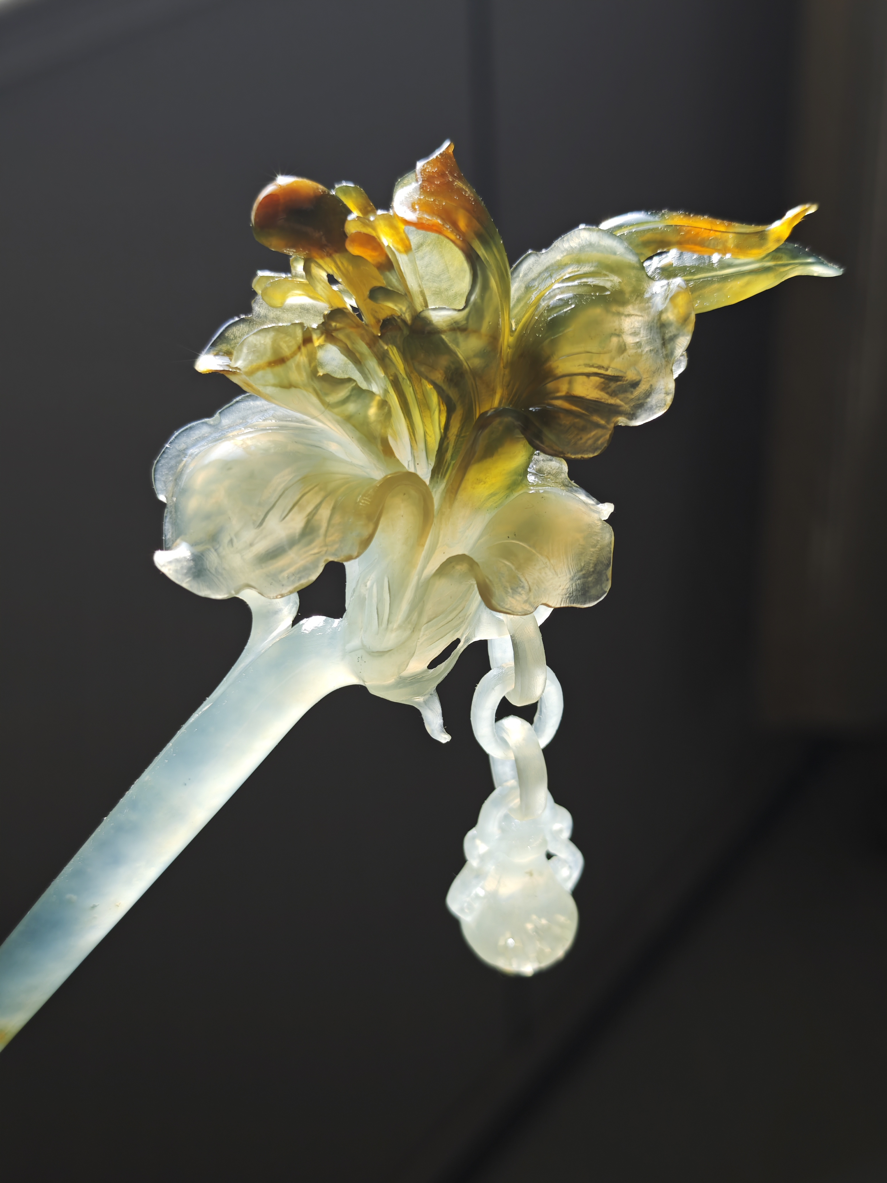 Artful Lily Jade Splendor