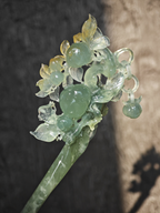 Verdant Jade Hairpin with Clustered Peaches