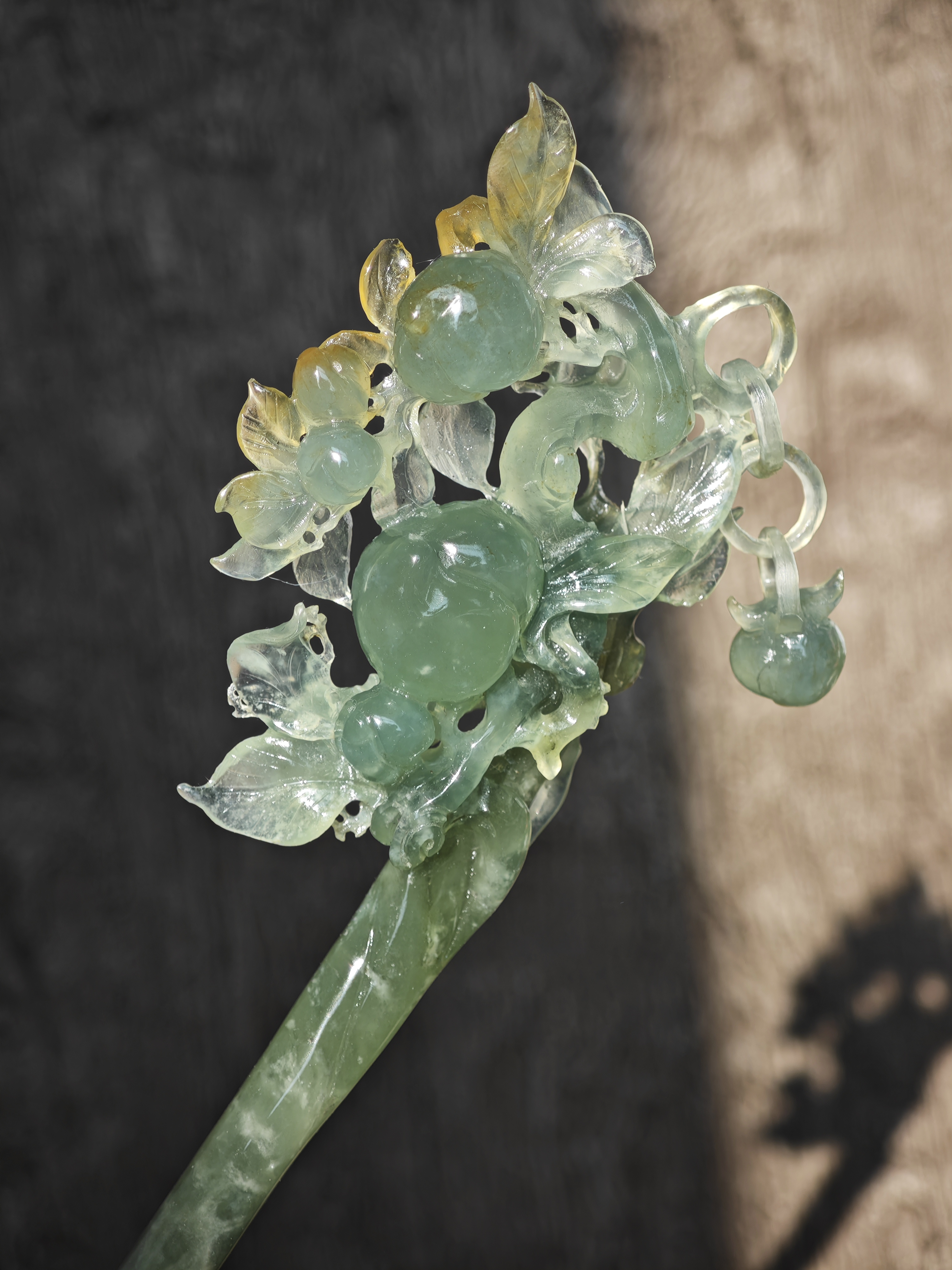 Verdant Jade Hairpin with Clustered Peaches