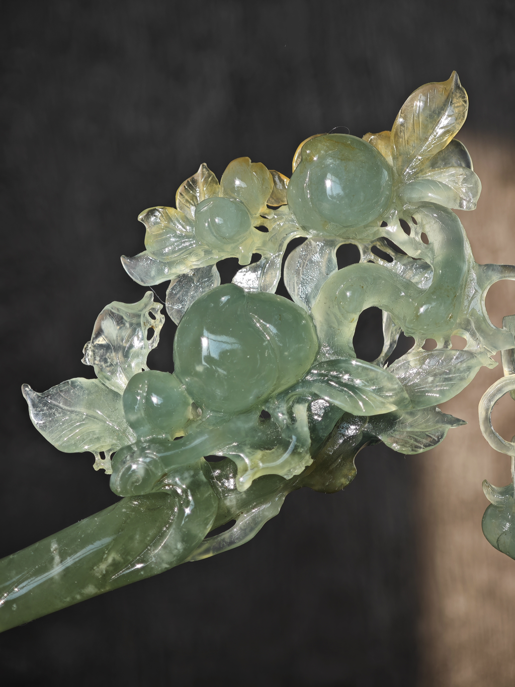 Verdant Jade Hairpin with Clustered Peaches