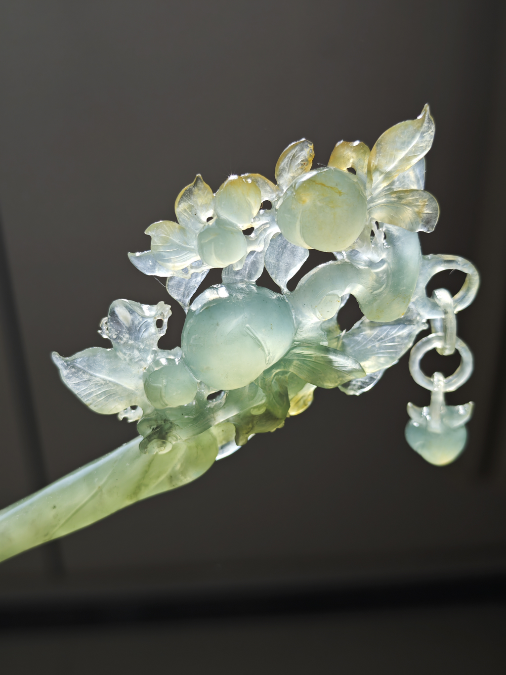Verdant Jade Hairpin with Clustered Peaches