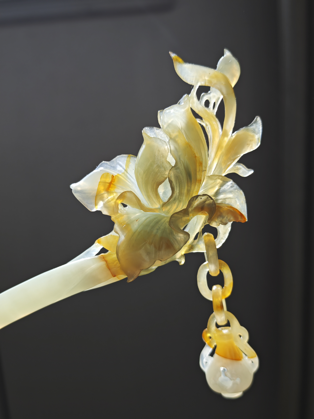 Lustrous Lily Jade Hairpin