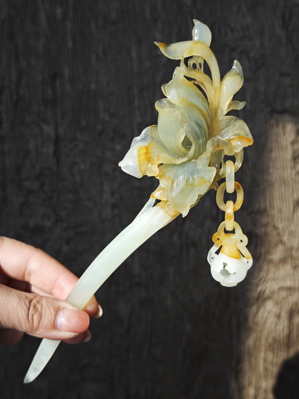 Lustrous Lily Jade Hairpin