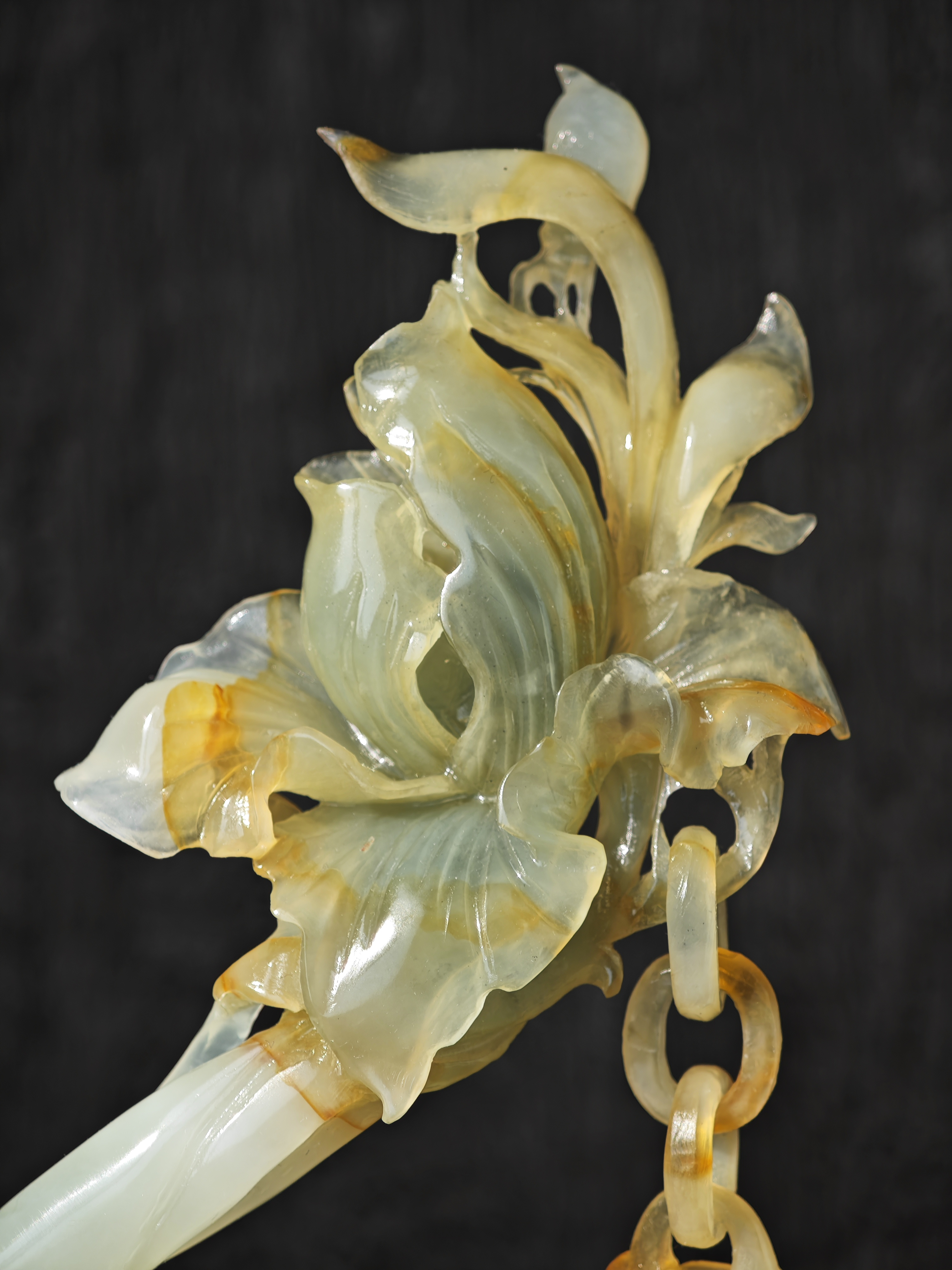 Lustrous Lily Jade Hairpin