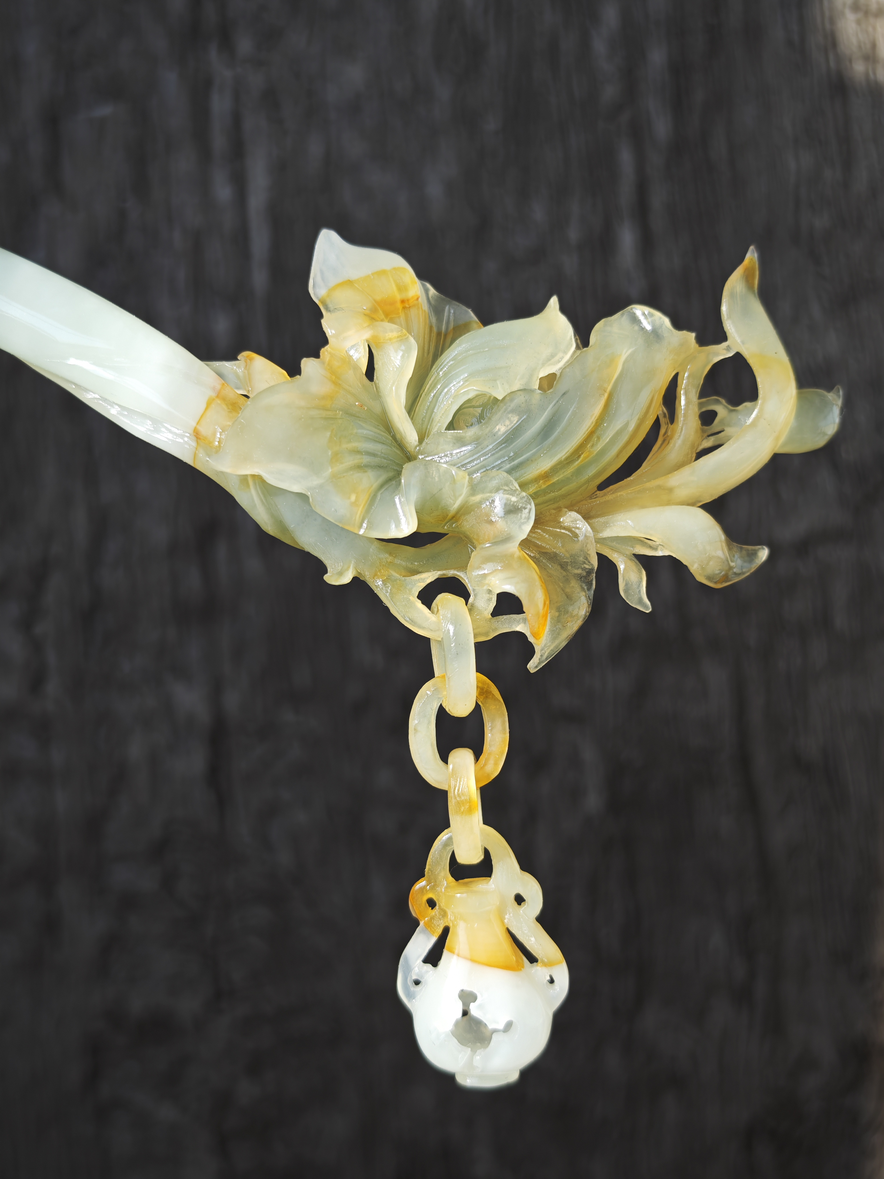 Lustrous Lily Jade Hairpin