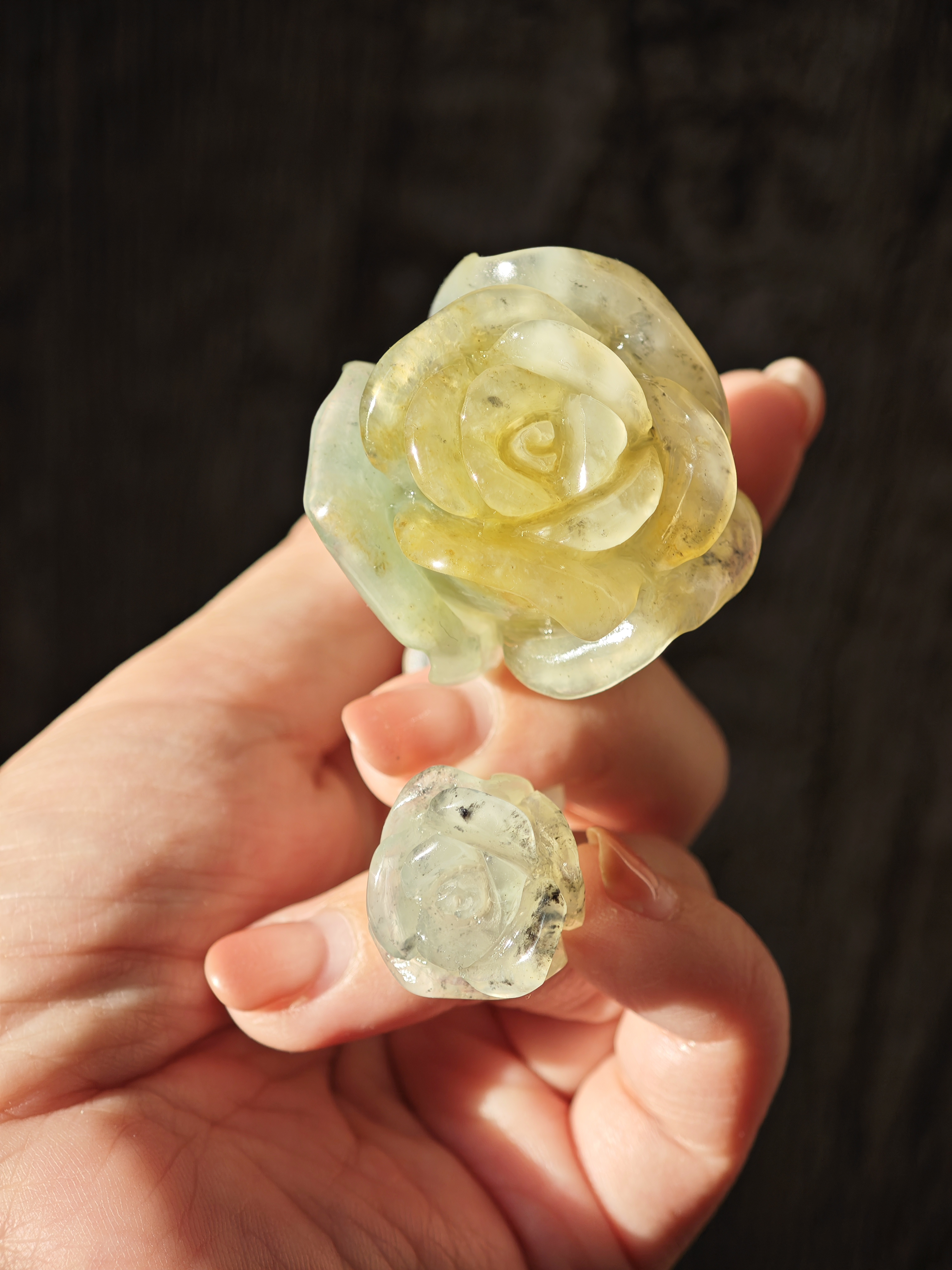 Golden-Verdant Unctuous Rose Jade Hairpin
