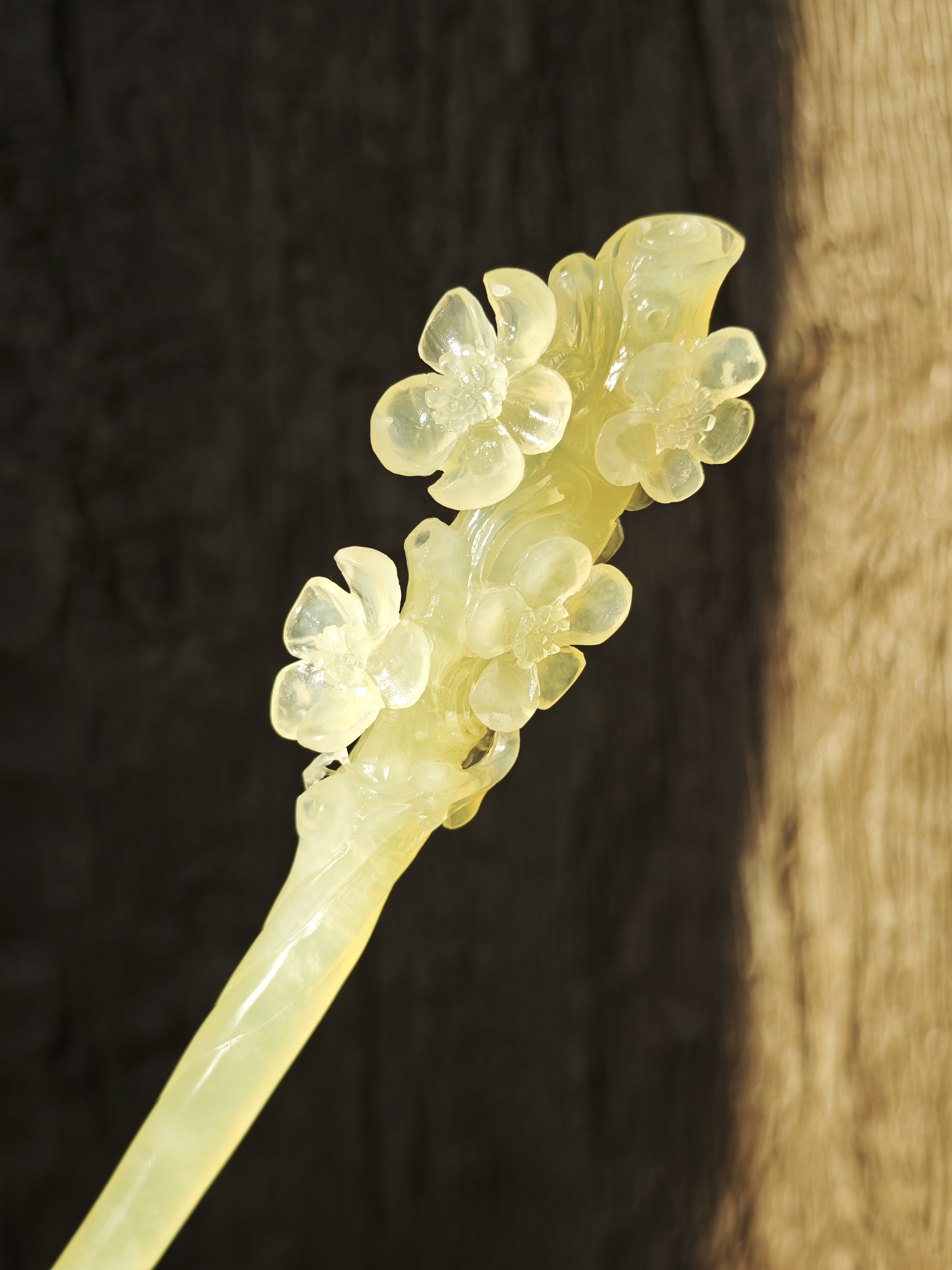 Butter-Yellow Luminous Plum Jade Hairpin