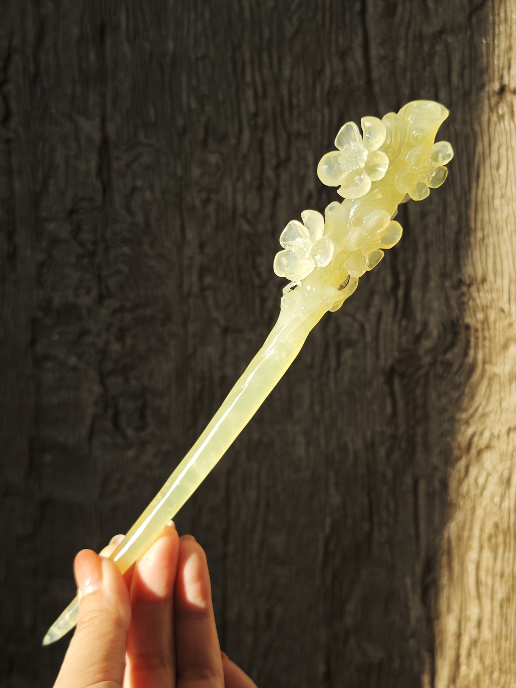 Butter-Yellow Luminous Plum Jade Hairpin