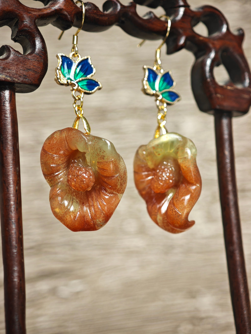 Sunlit Calla | Luminous Hollow-Out Earrings